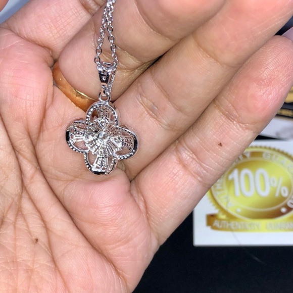 18k Genuine Swarovski Crystal Flower Necklace SALE - Picture 3 of 7